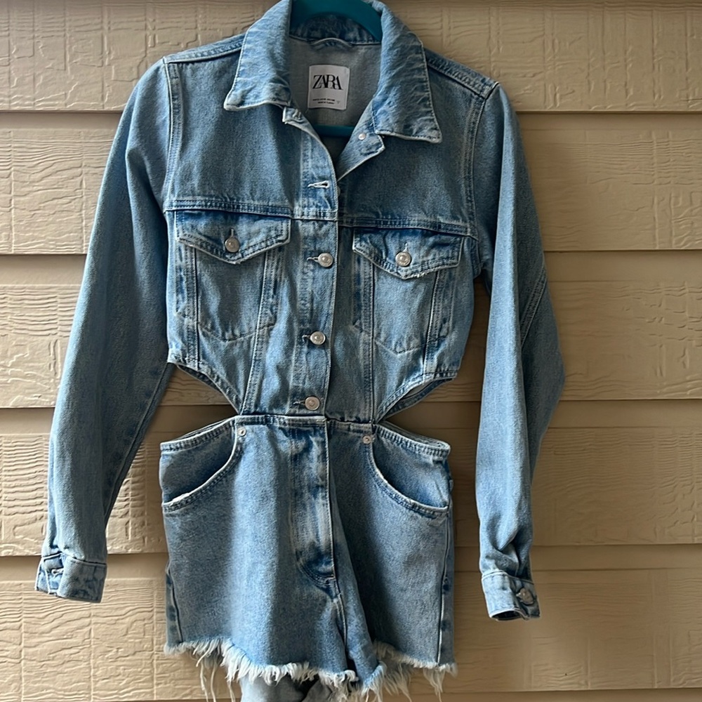 Zara Denim Romper. Size: Small. 100% cotton. Only worn once!